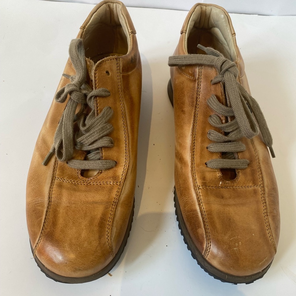 Navy boot size 9 made in Italy brown loafer..